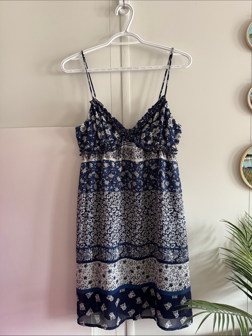 LOTS OF LOVE Floral Mini Dress S (PTP 17”)